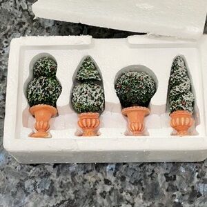 Department 56 village accessories